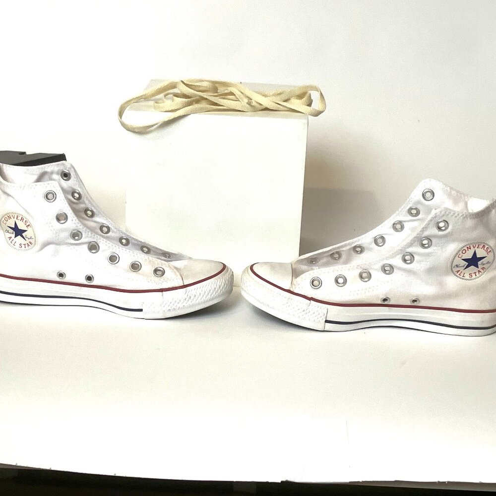Never worn Converse sneakers